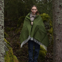 Wollschal mit Taschen ARVO von Lapuan Kankurit