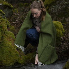 Wollschal mit Taschen ARVO von Lapuan Kankurit