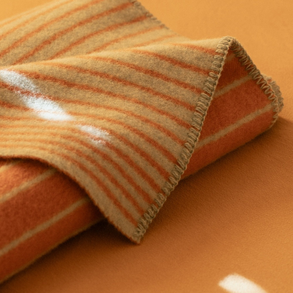 Wolldecke AURORA von Lapuan Kankurit