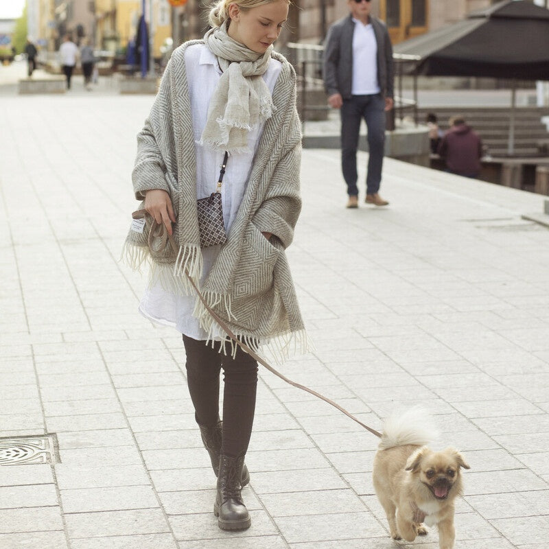Pocket Shawl - Schultertuch mit Taschen von Lapuan Kankurit
